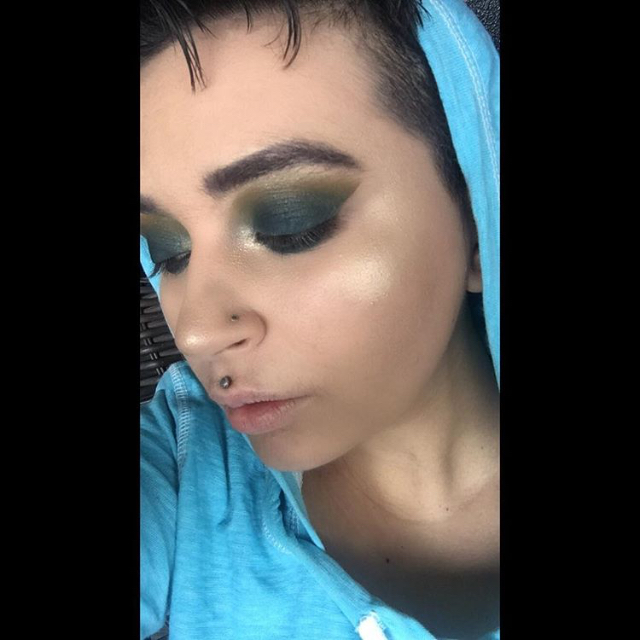 Dark Green eyeshadow with gold highlight