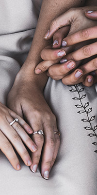 bridesmaids hands with rings