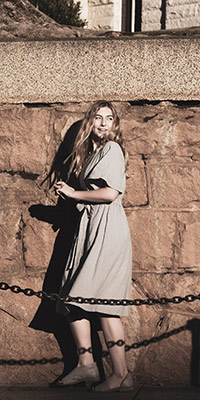 candid portrait near courthouse