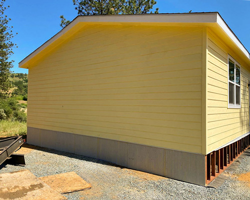 Mobile Home with New Skirting