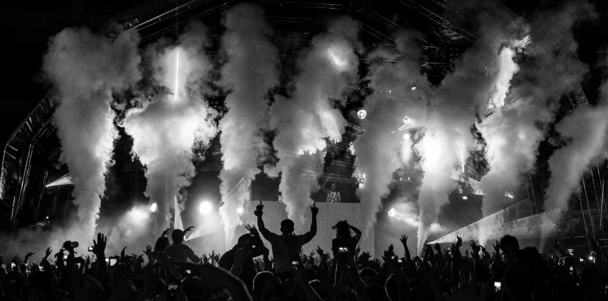 Live Band & Crowd.