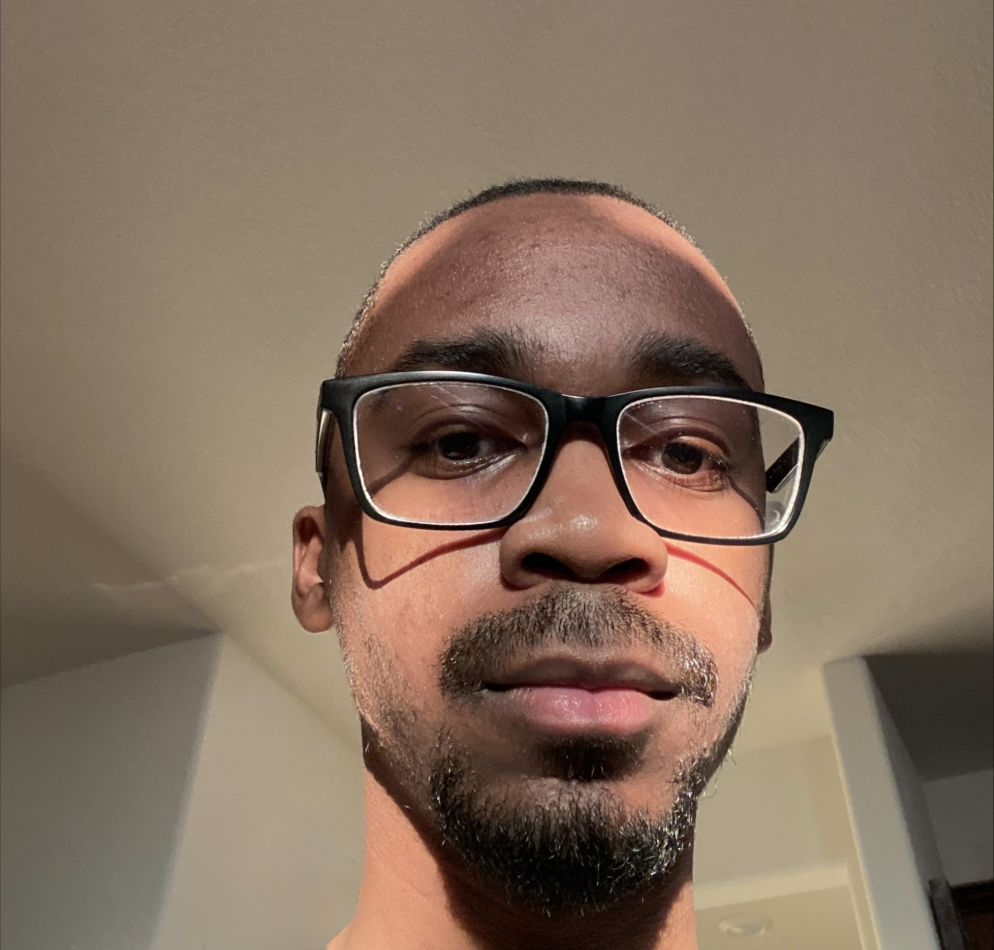 Selfie image representing the site authoer