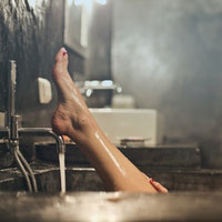 lady in bathwater